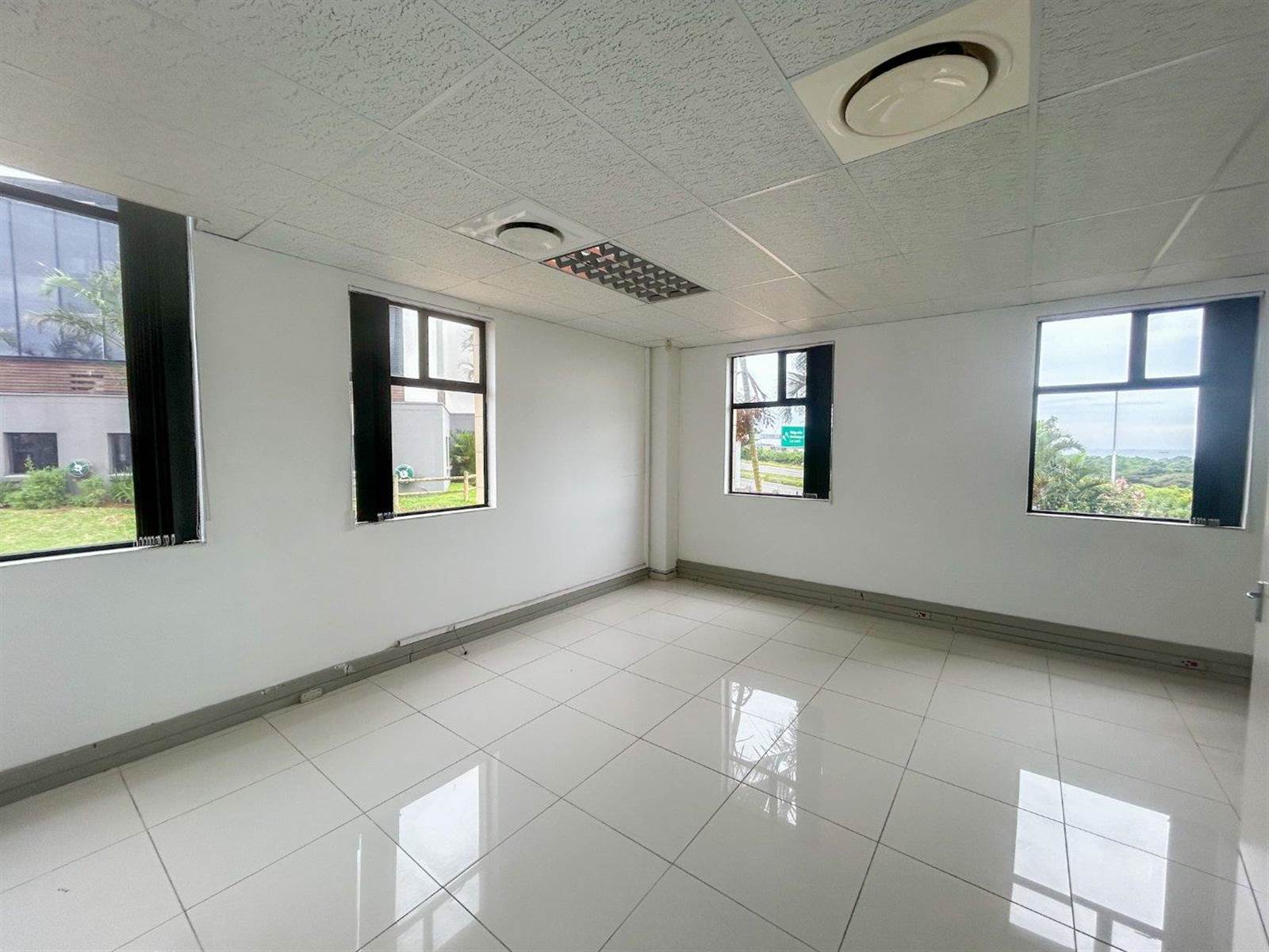 350  m² Office Space in La Lucia photo number 7