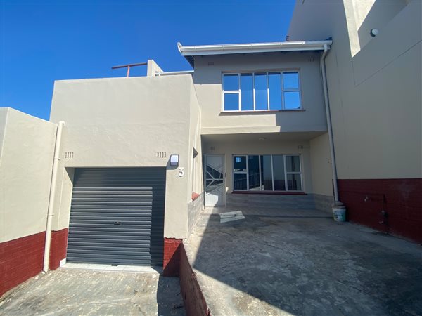 3 Bedroom Townhouse 3 Bedroom Townhouse