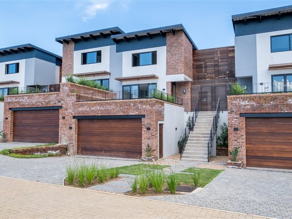 3 Bedroom Townhouse 3 Bedroom Townhouse