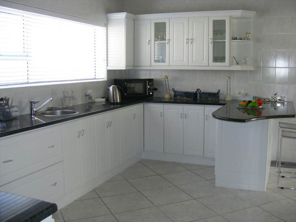 4 Bed House in Royal Alfred Marina photo number 8