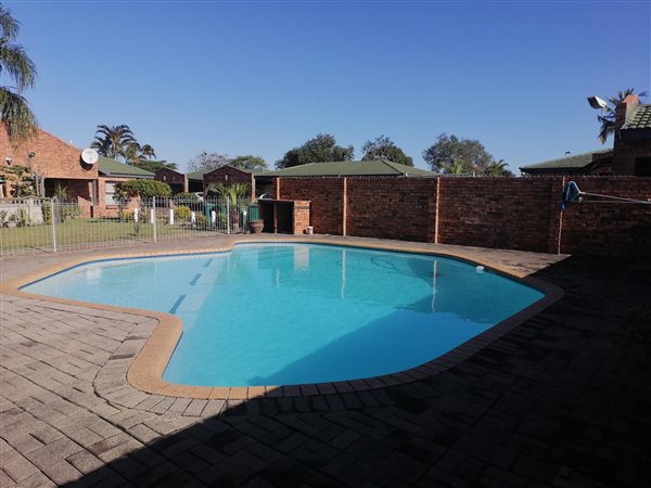 3 Bedroom Townhouse 3 Bedroom Townhouse