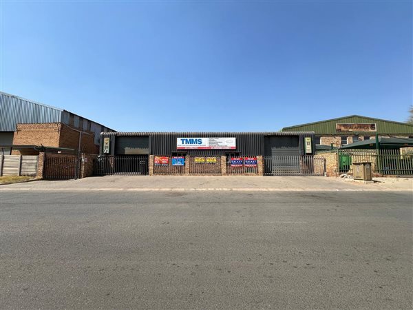 429  m² Industrial space