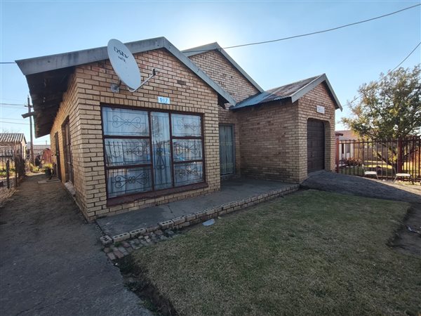 3 Bedroom House 3 Bedroom House