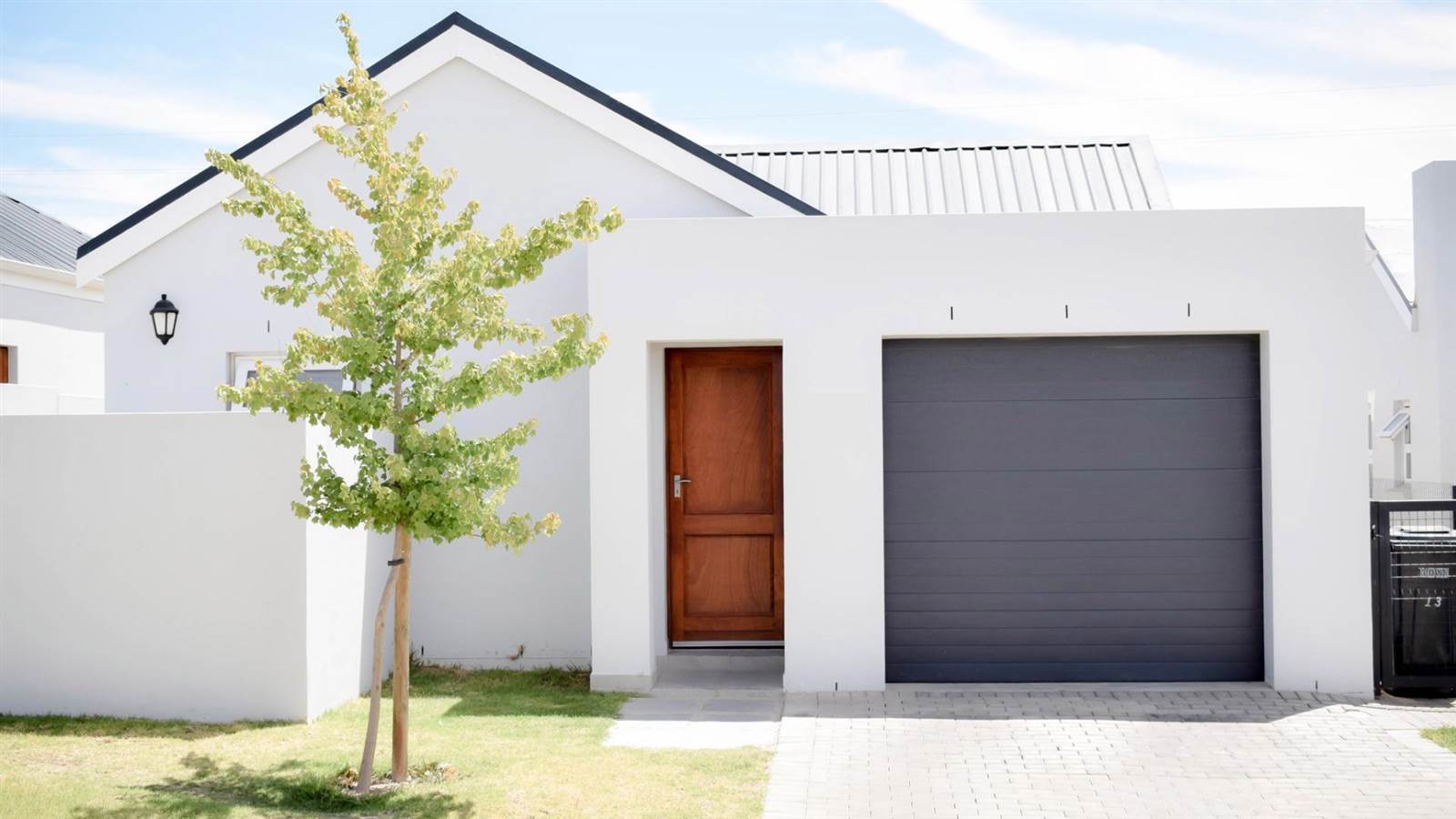 3 Bed Townhouse in Paarl photo number 3