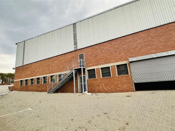 665  m² Industrial space