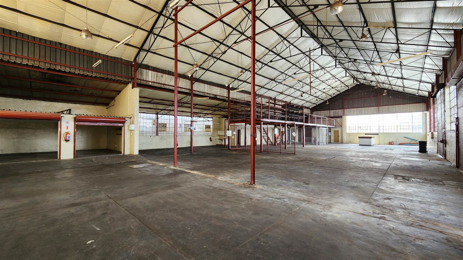 1000  m² Industrial space in Eastleigh photo number 3