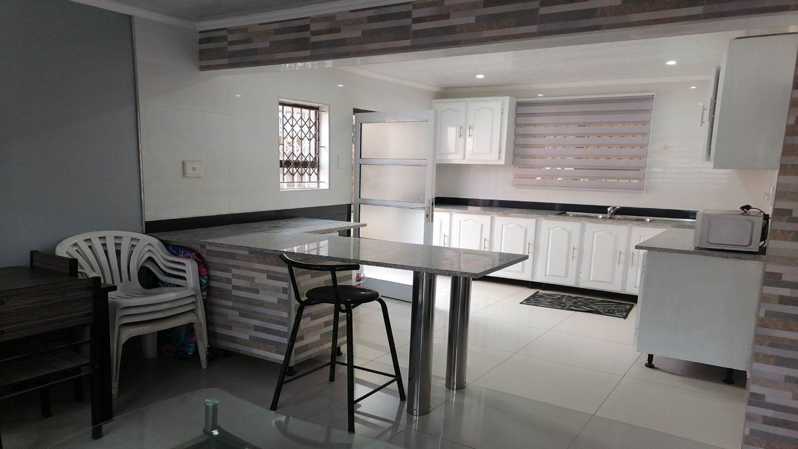4 Bed House in Merebank East photo number 18