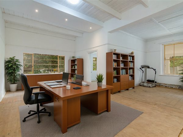 351 m² Commercial space 351 m² Commercial space