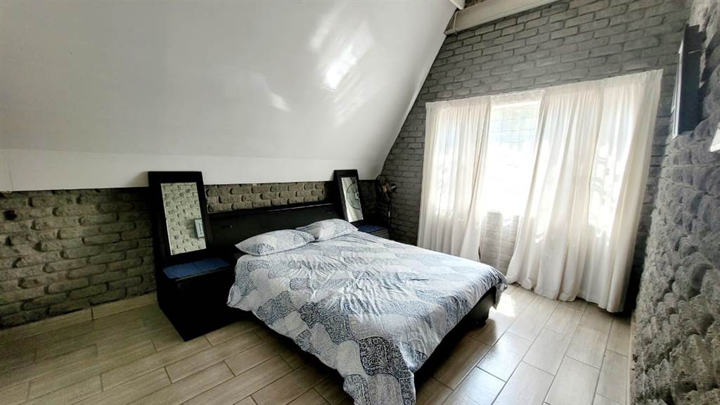 4 Bed House in Leeupoort photo number 9