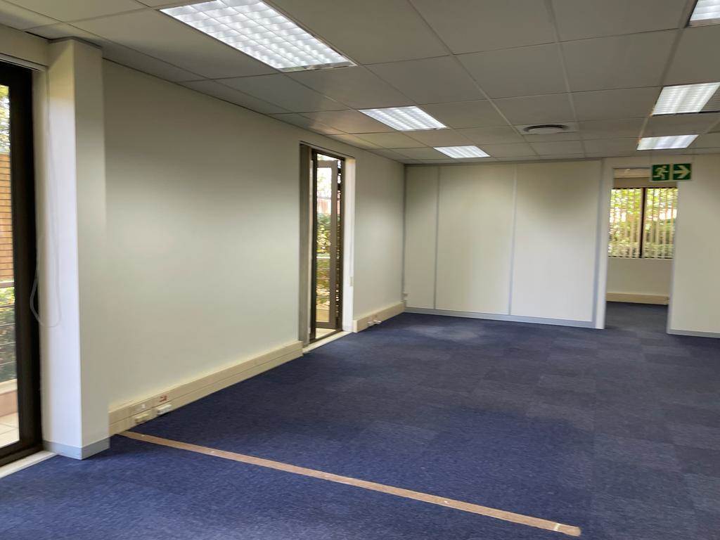 590  m² Commercial space in Carlswald Estate photo number 19