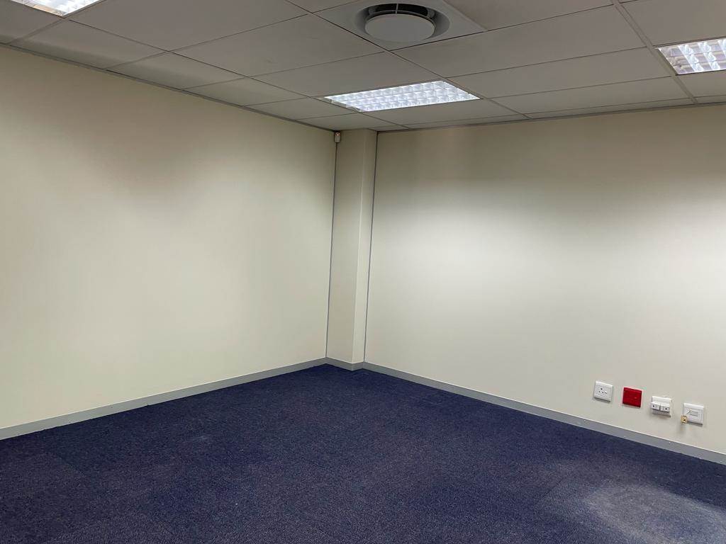 590  m² Commercial space in Carlswald Estate photo number 20
