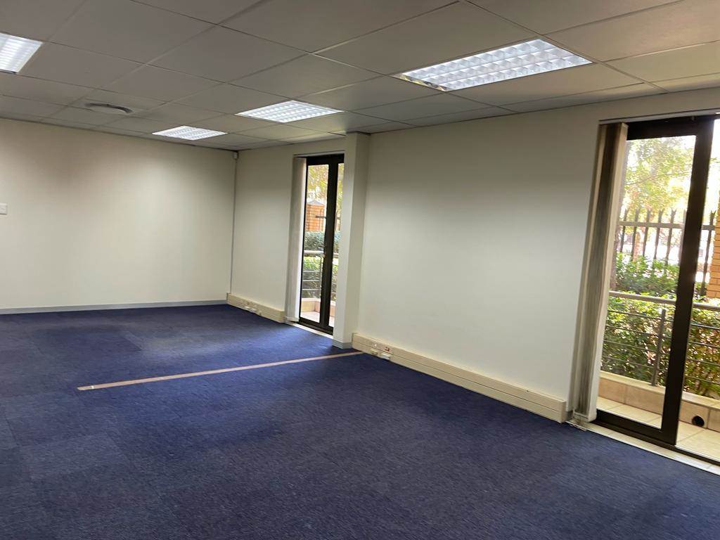 590  m² Commercial space in Carlswald Estate photo number 14
