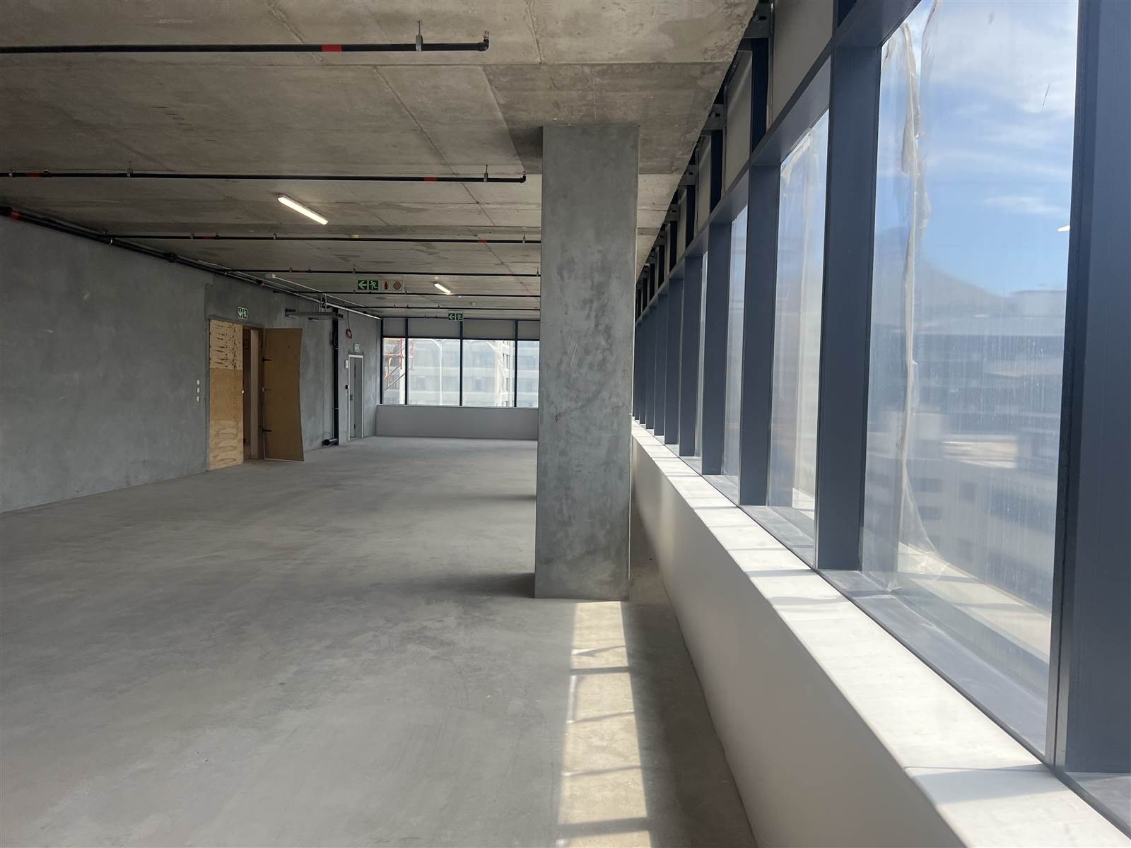 671  m² Commercial space in Cape Town City Centre photo number 5