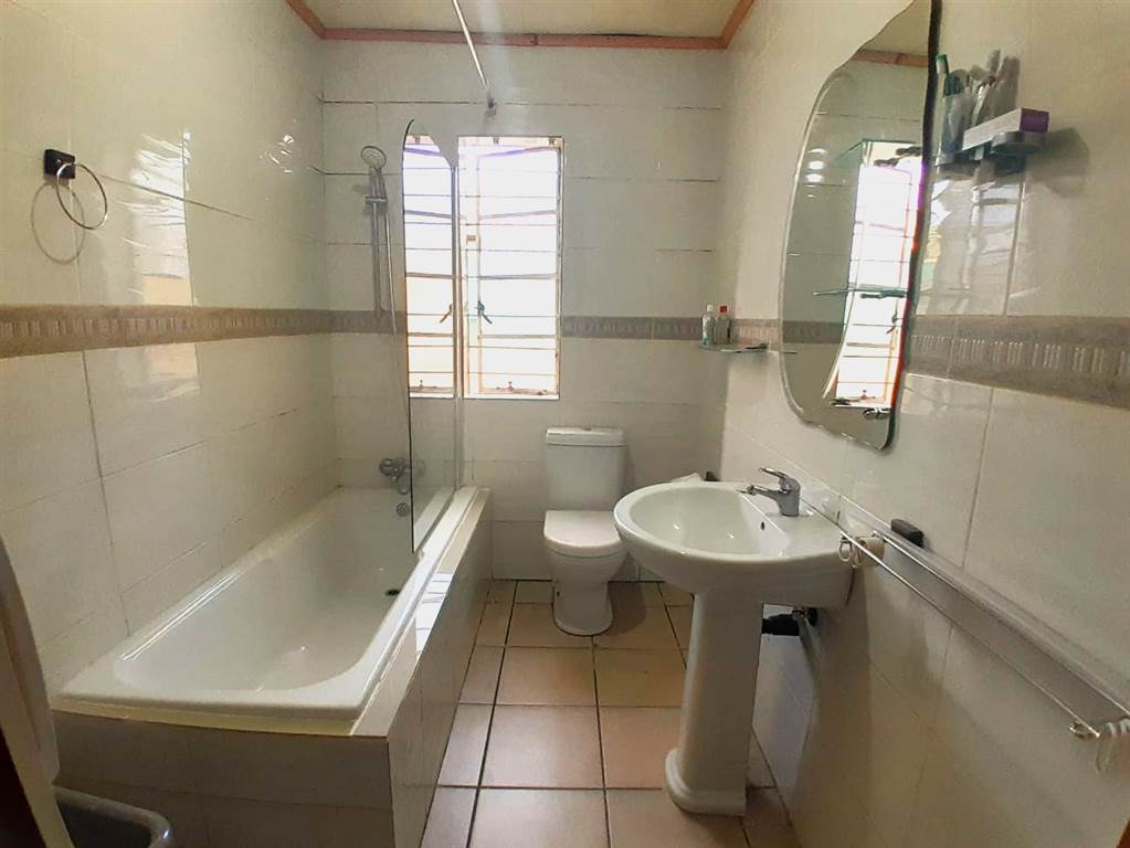 3 Bed House in Roodepoort North photo number 14
