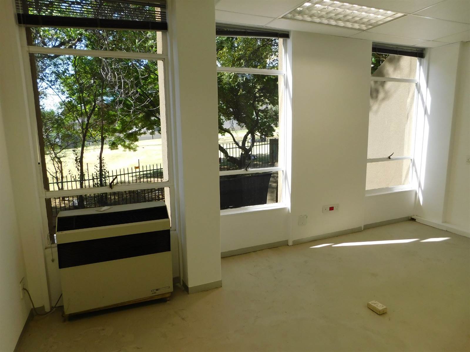 193  m² Office Space in Rosebank photo number 8