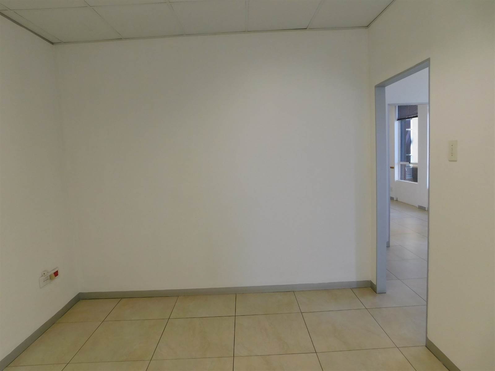 193  m² Office Space in Rosebank photo number 11