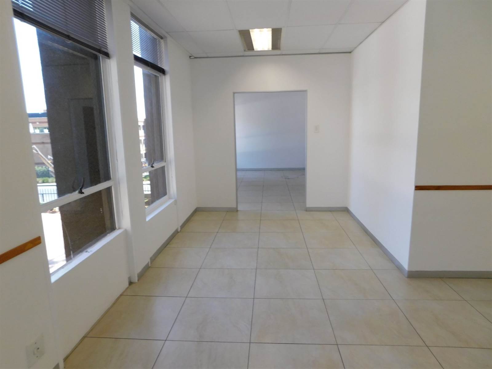 193  m² Office Space in Rosebank photo number 12