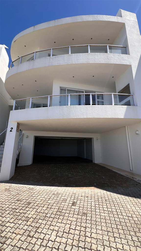 3 Bed Apartment in Jeffreys Bay photo number 27