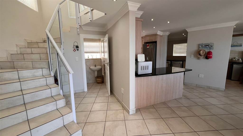 3 Bed Apartment in Jeffreys Bay photo number 13