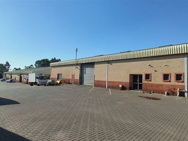 900  m² Industrial space