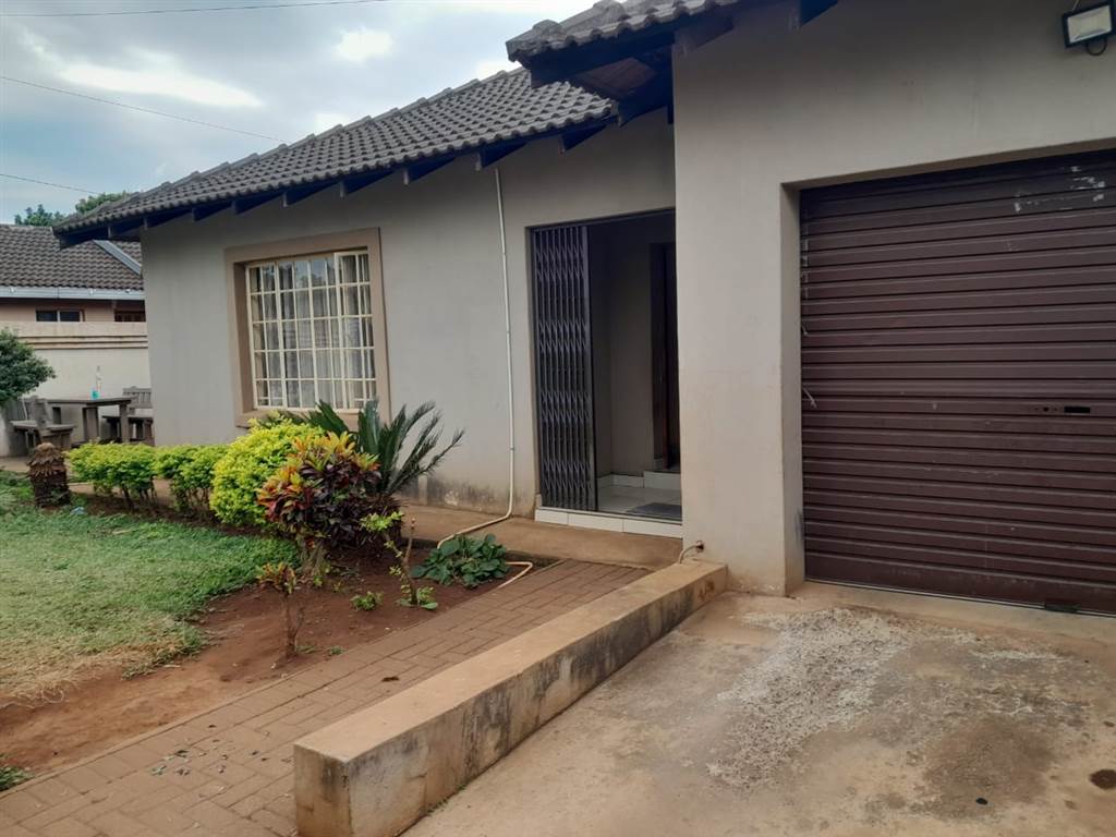 3 Bed House in Makhado (Louis Trichardt) photo number 6