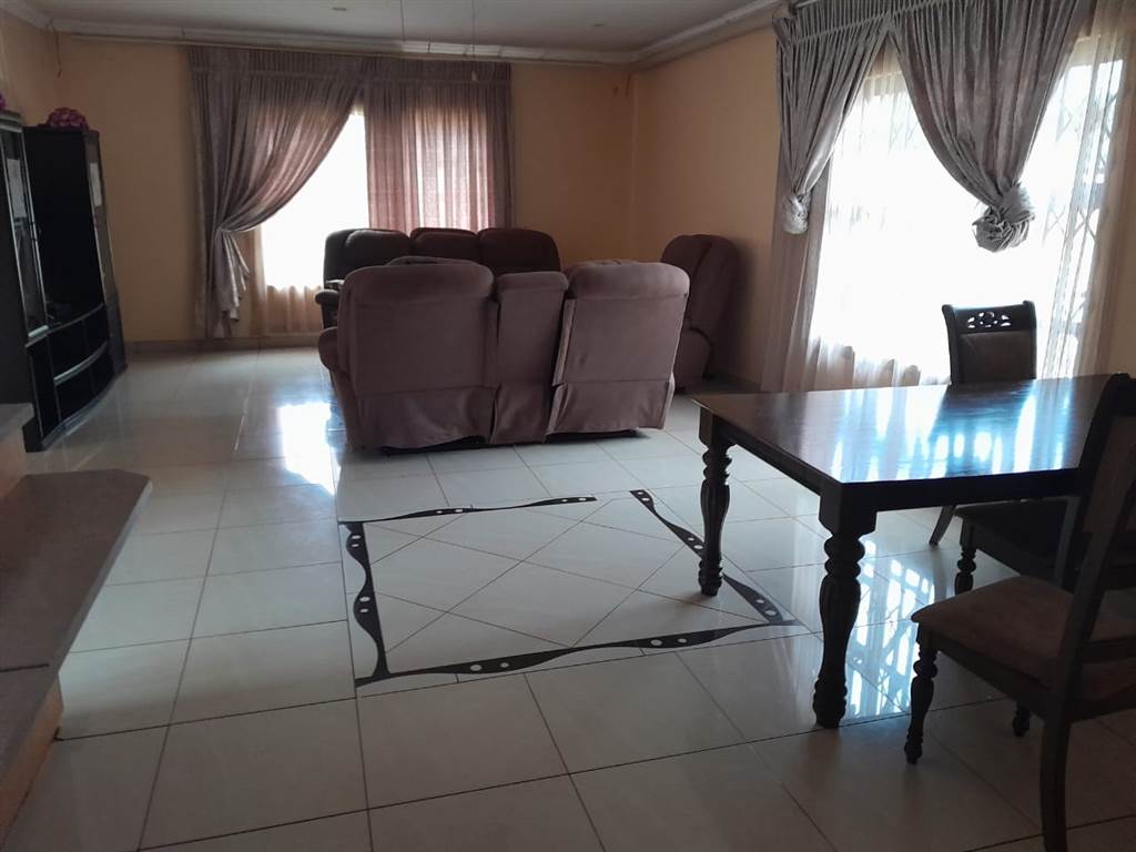 3 Bed House in Makhado (Louis Trichardt) photo number 18