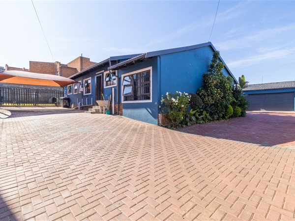 3 Bedroom House 3 Bedroom House