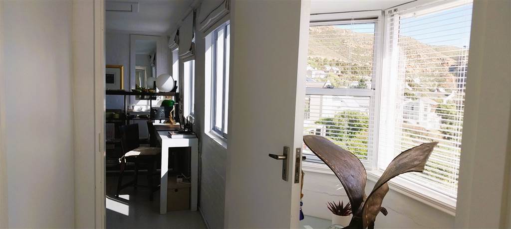1 Bed Apartment in Simons Town photo number 14
