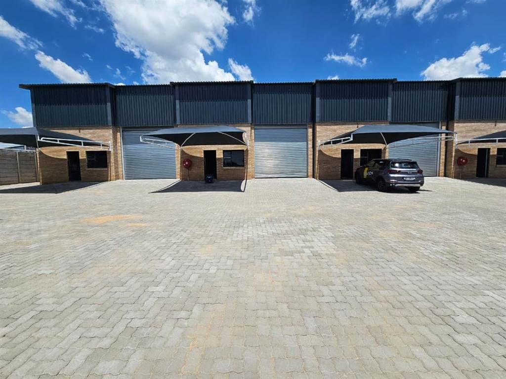 175  m² Industrial space in Ladanna photo number 3