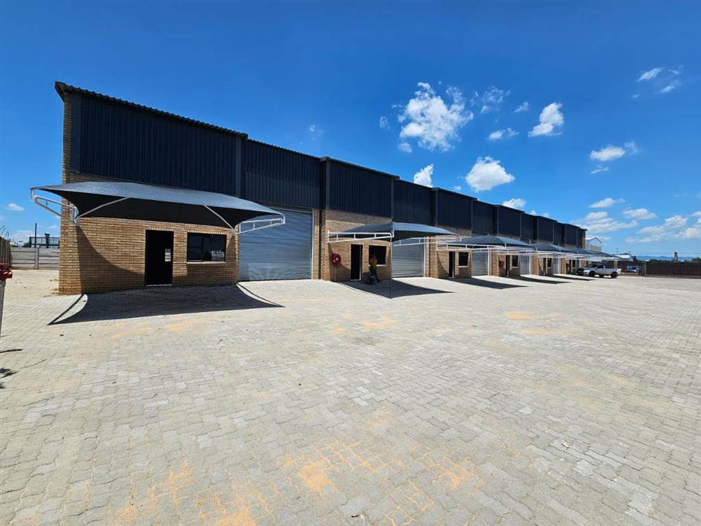 175  m² Industrial space in Ladanna photo number 8