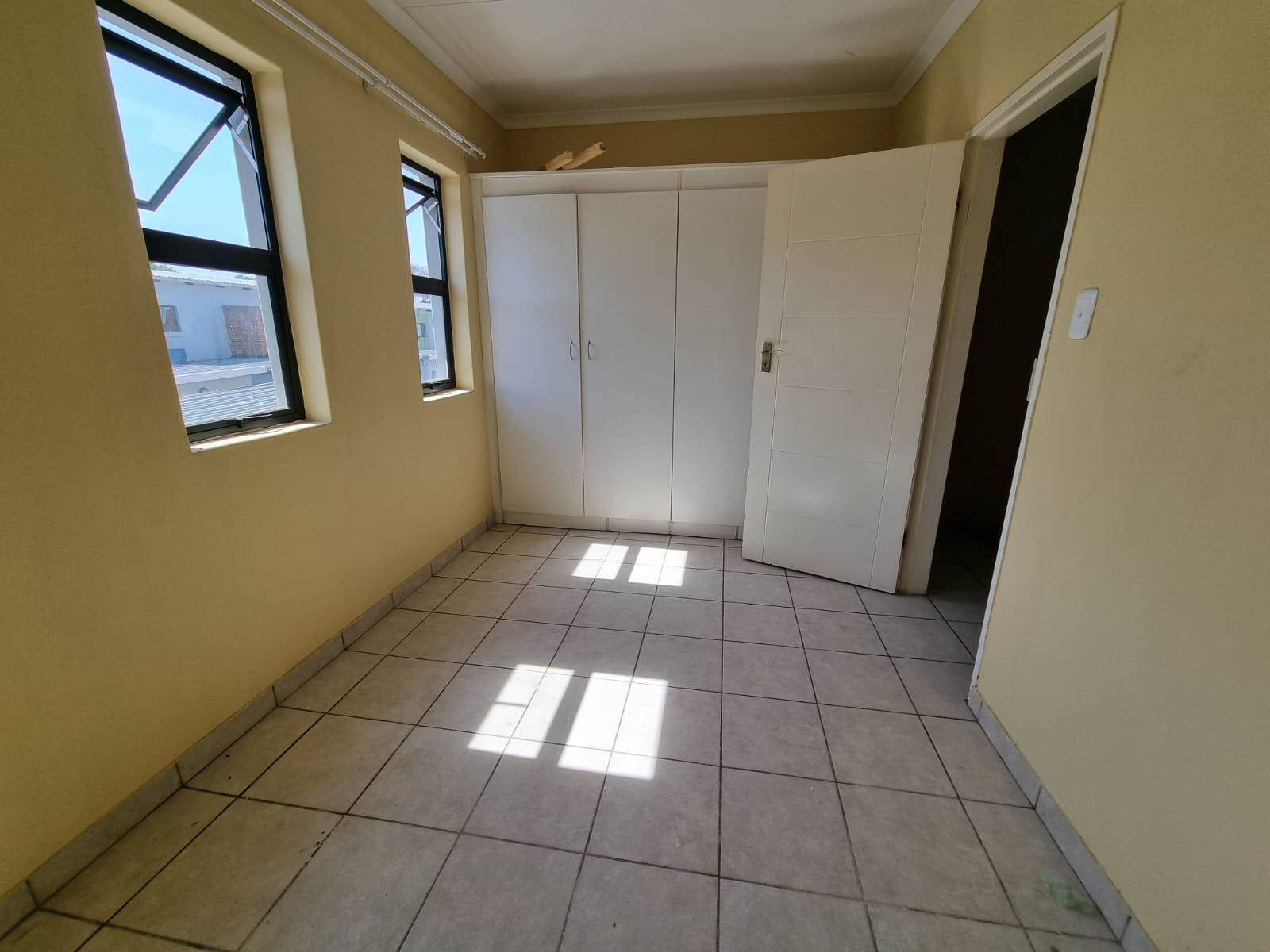 2 Bed Duplex in Pretoria North photo number 16