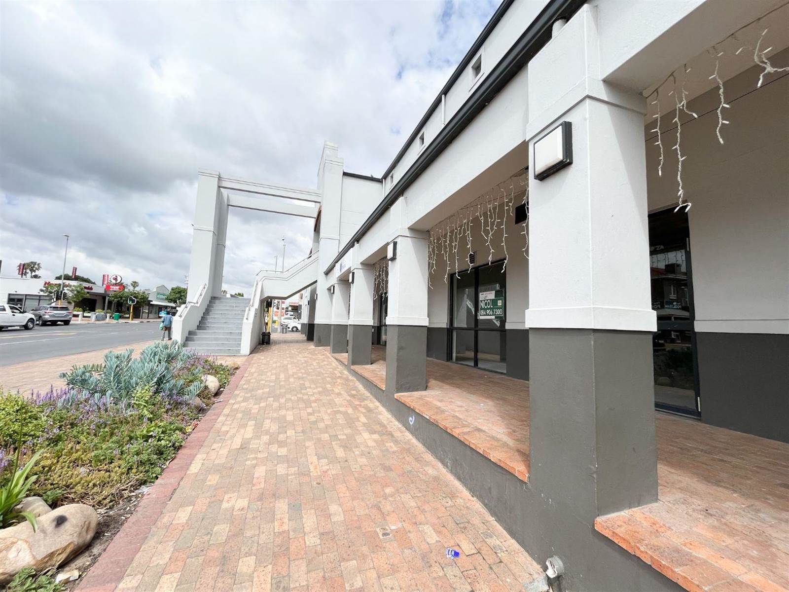 122  m² Retail Space in Durbanville photo number 9