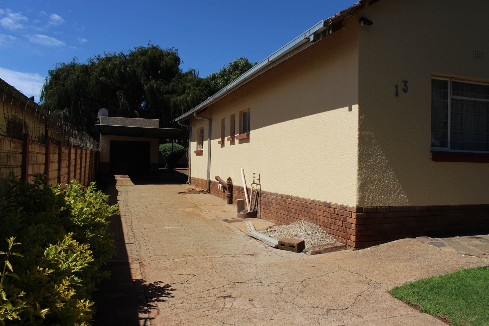 3 Bed House in Roodepoort West photo number 14