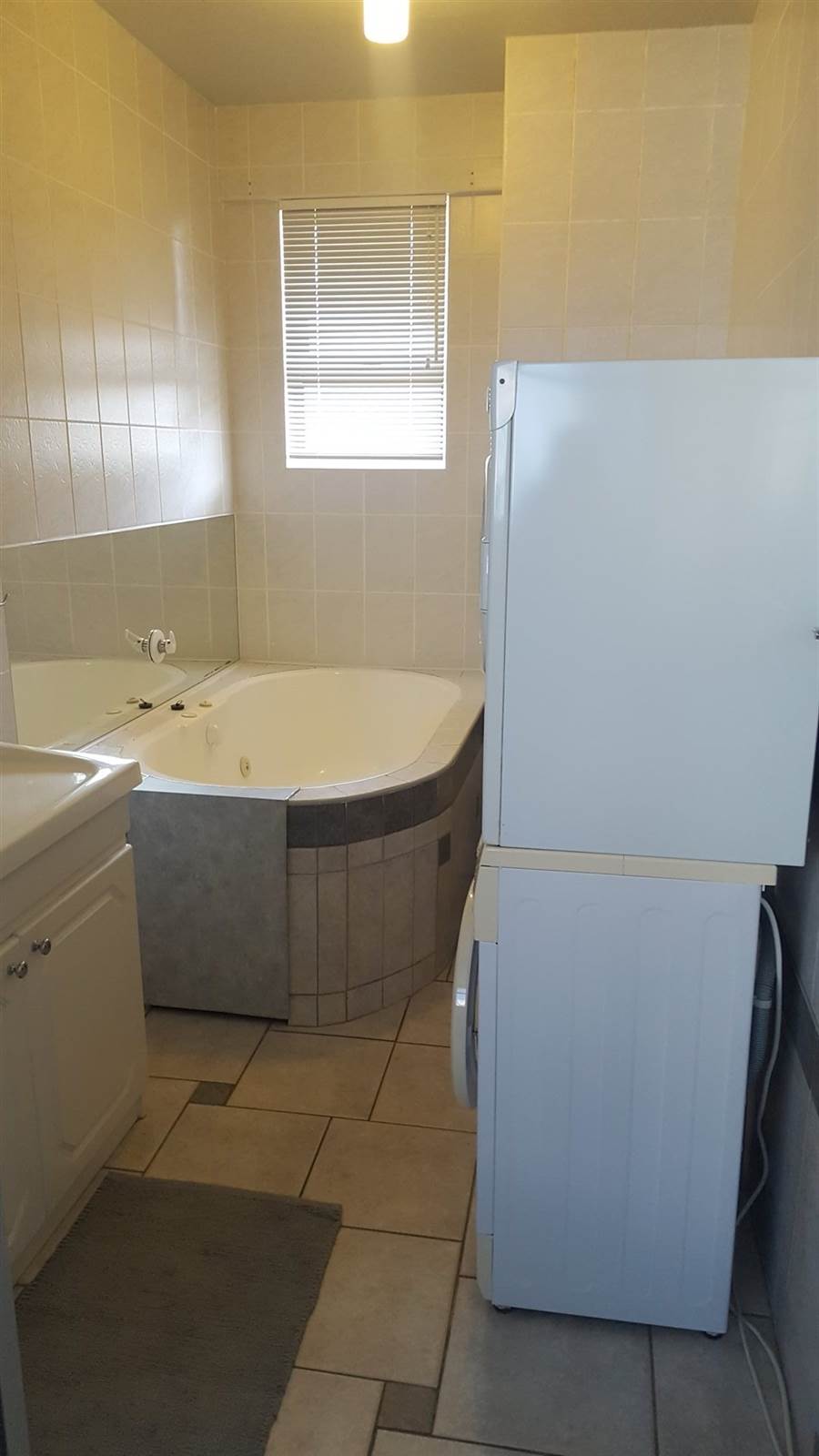 2 Bed Apartment in Doonside photo number 20