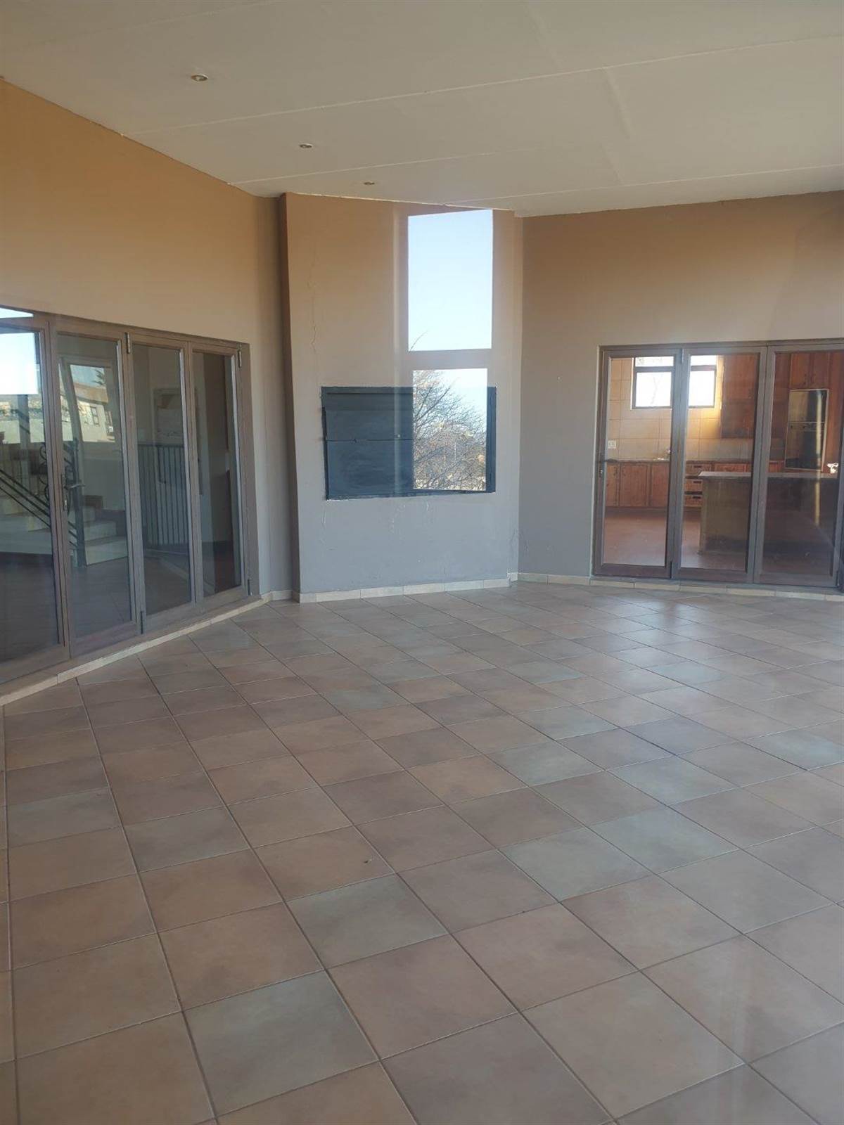 4 Bed House in Wilkoppies photo number 9