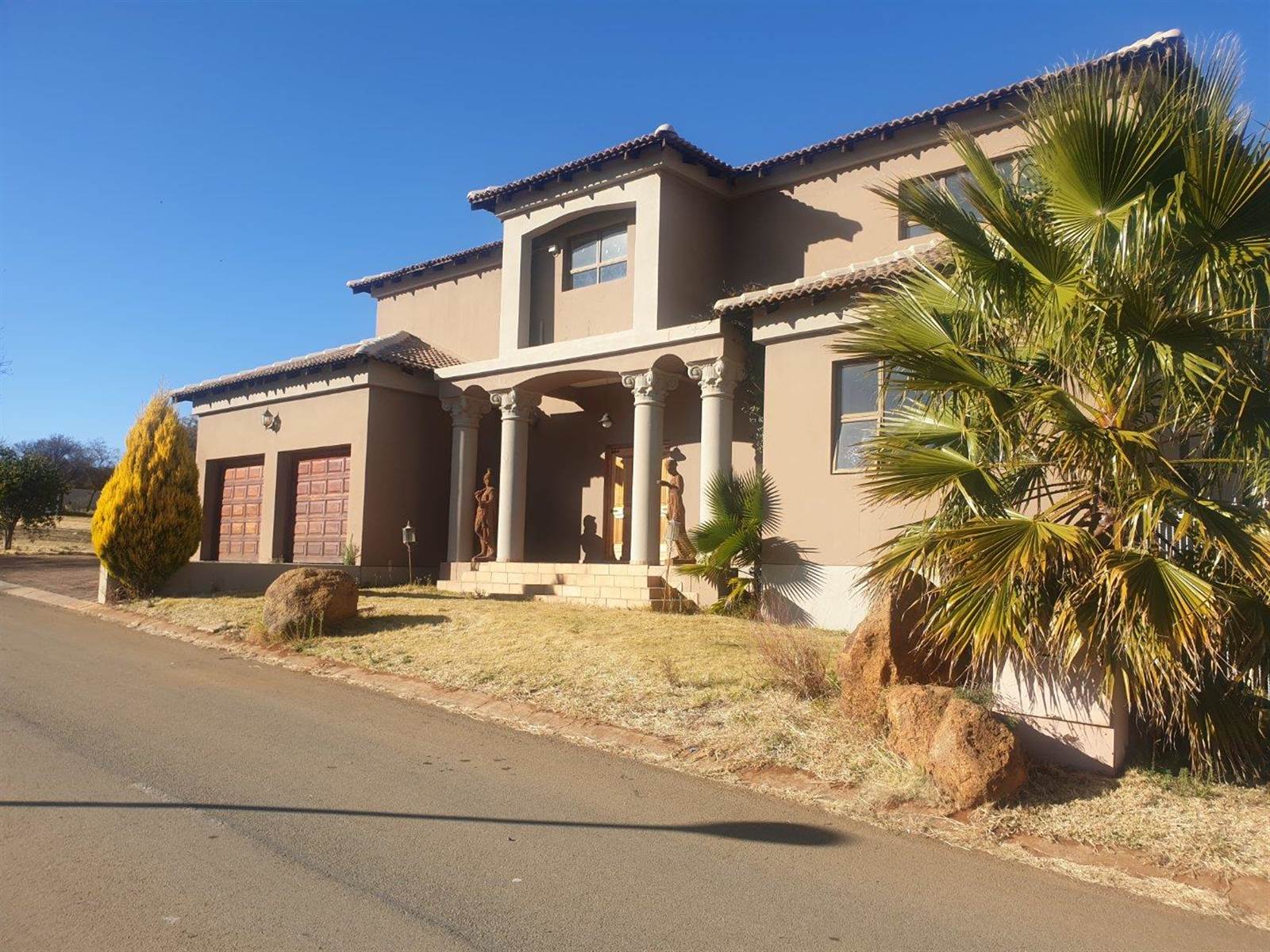 4 Bed House in Wilkoppies photo number 1