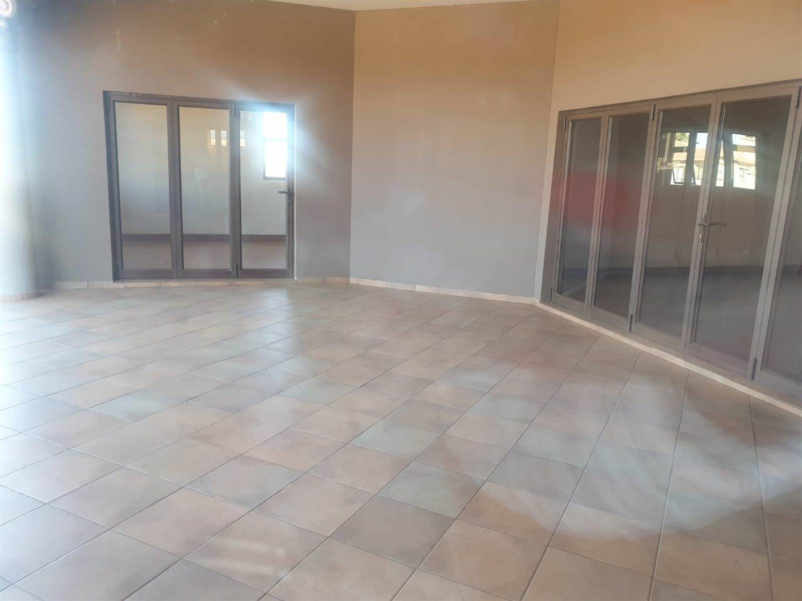 4 Bed House in Wilkoppies photo number 27