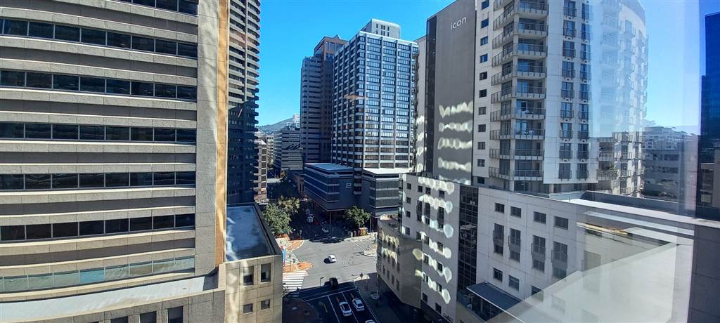 595  m² Commercial space in Cape Town City Centre photo number 4