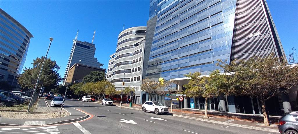 595  m² Commercial space in Cape Town City Centre photo number 13