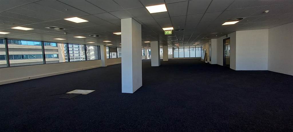595  m² Commercial space in Cape Town City Centre photo number 5
