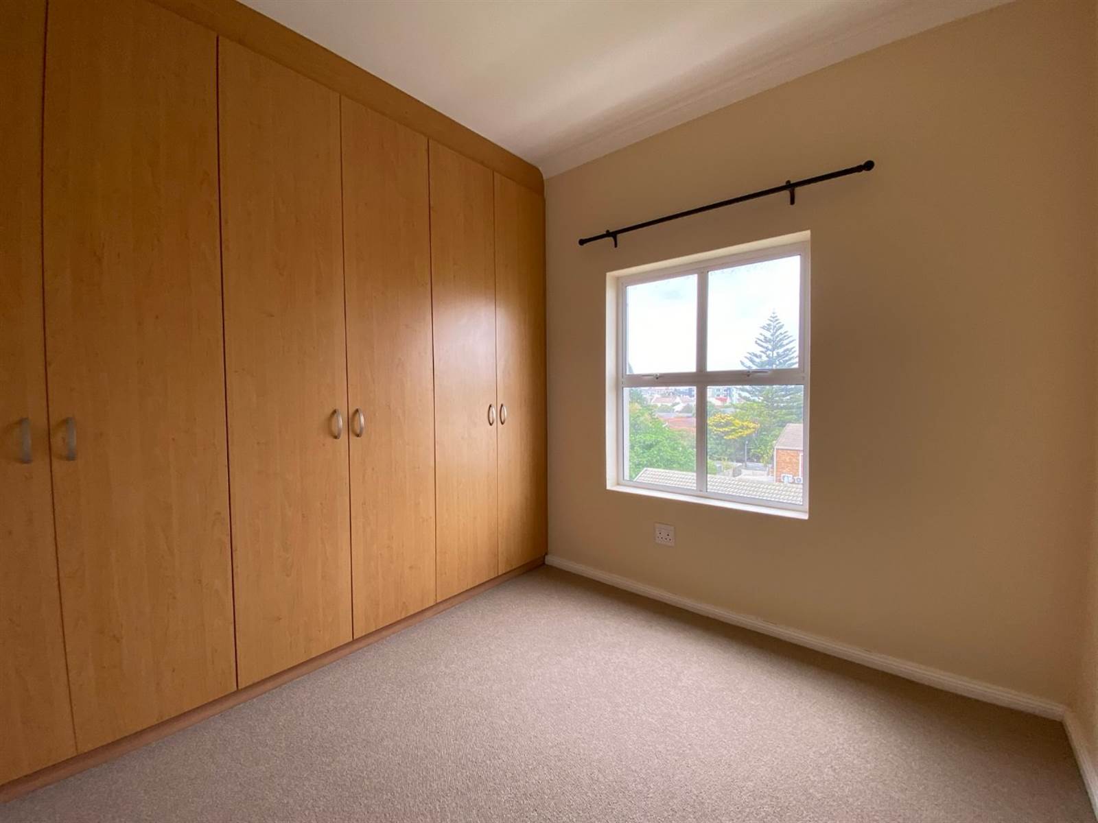 2 Bed Apartment in Tableview photo number 23