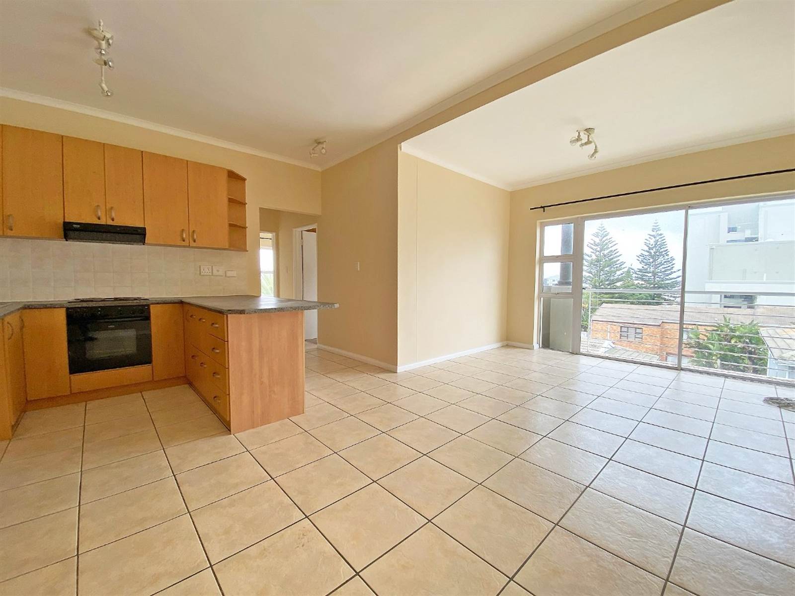 2 Bed Apartment in Tableview photo number 1