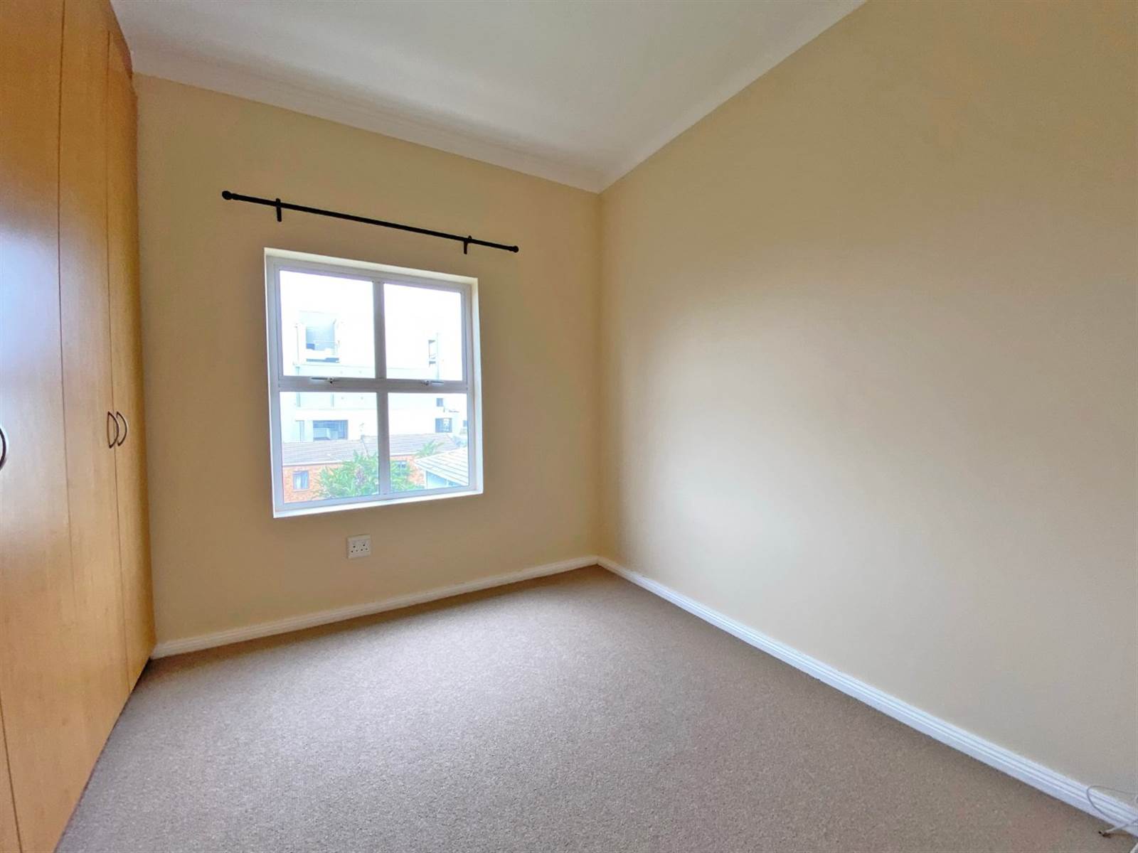 2 Bed Apartment in Tableview photo number 22