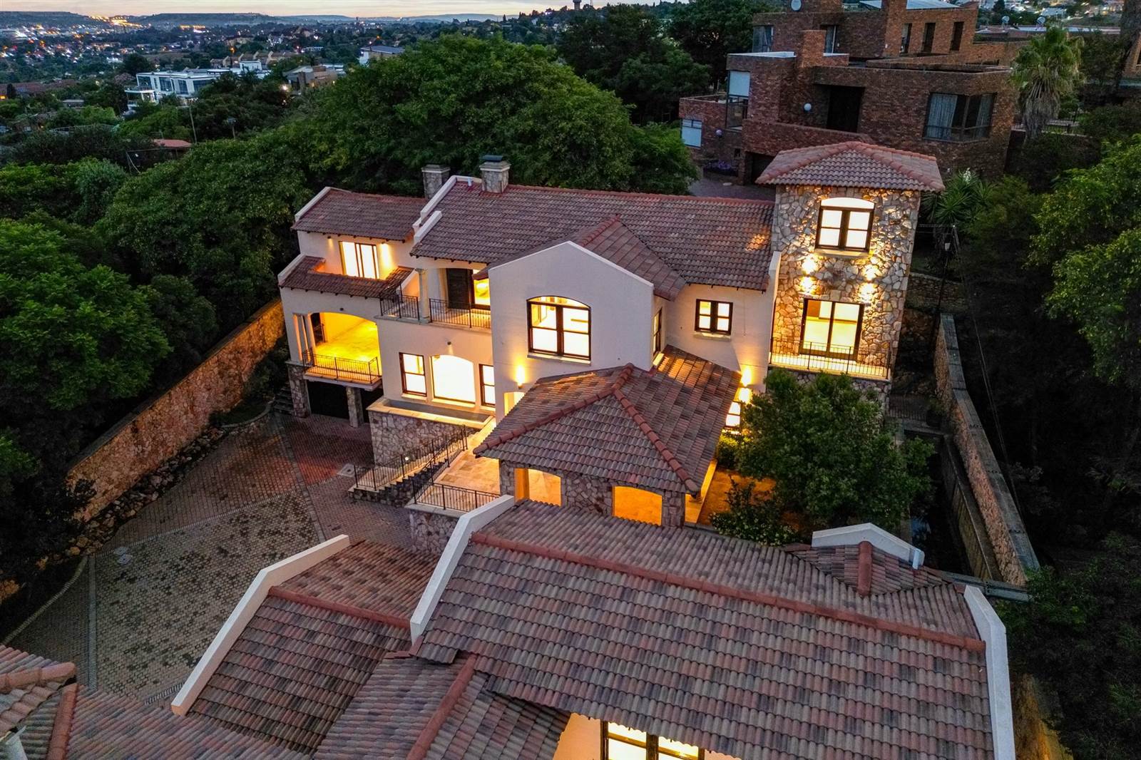 20 Bed Cluster in Northcliff photo number 23
