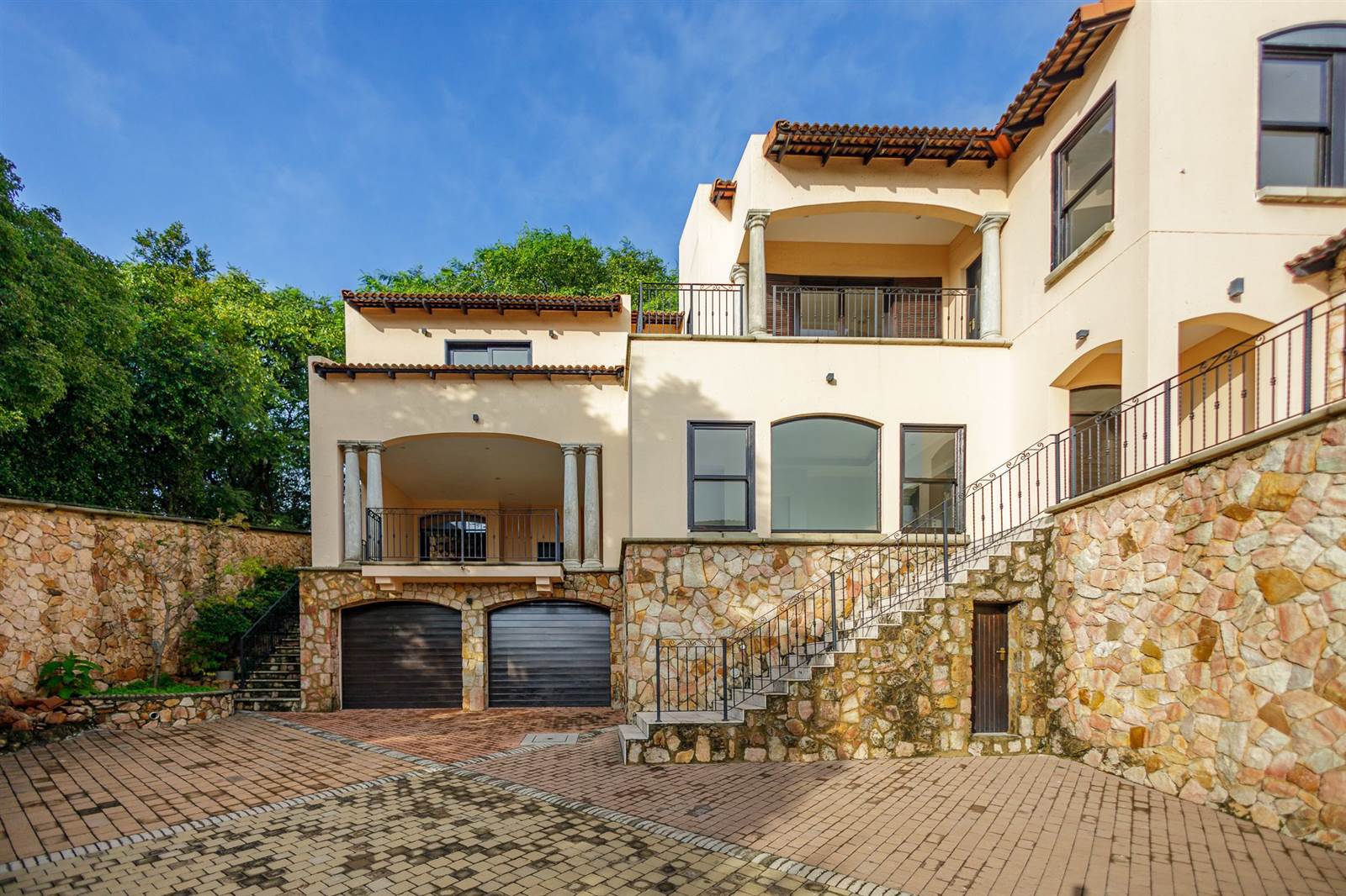 20 Bed Cluster in Northcliff photo number 17