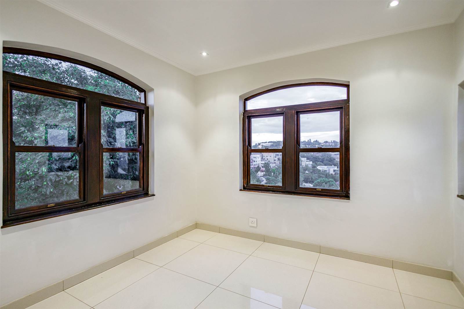 20 Bed Cluster in Northcliff photo number 13