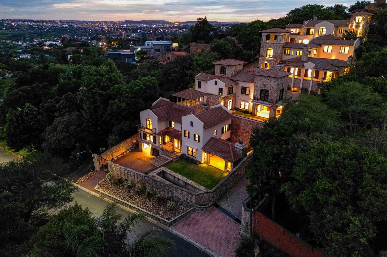 20 Bed Cluster in Northcliff photo number 6