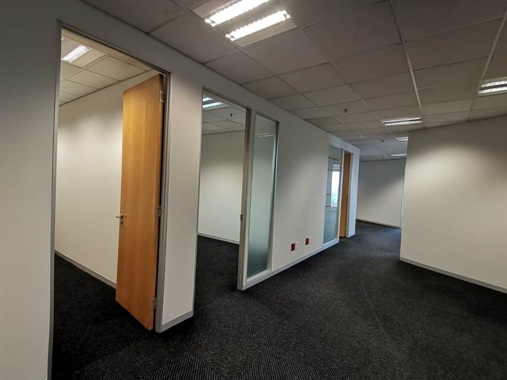 477  m² Office Space in Rosebank photo number 6