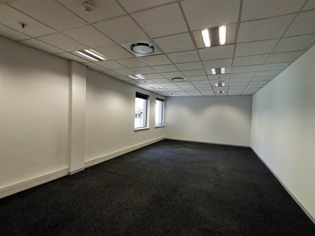 477  m² Office Space in Rosebank photo number 15
