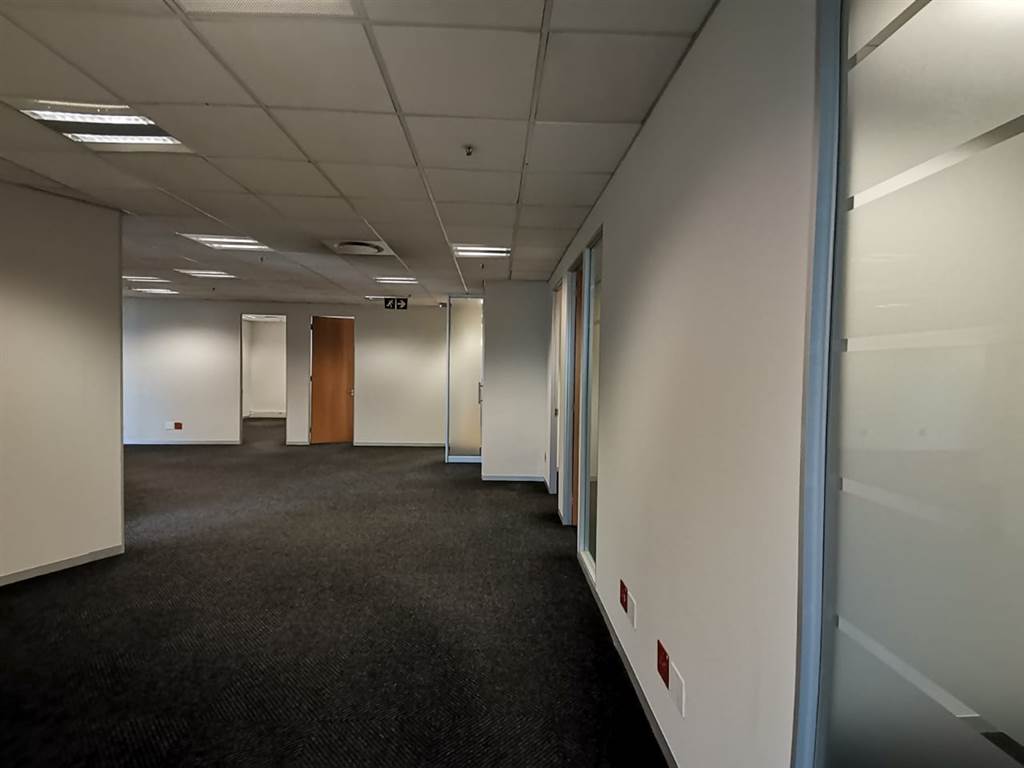 477  m² Office Space in Rosebank photo number 9